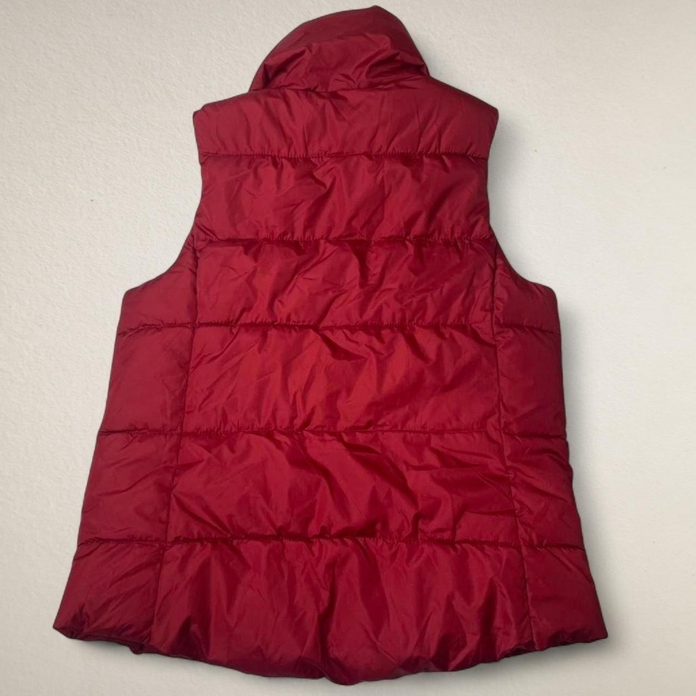 Old Navy red puffer vest with button up front and pockets size M - Picture 3 of 8